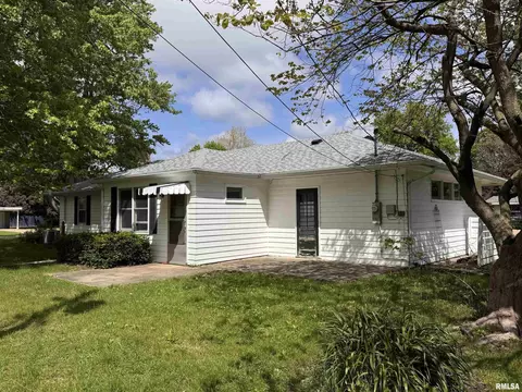 Exterior - 731 Madelyn Ave, Macomb, IL 61455 photo 3 of 3