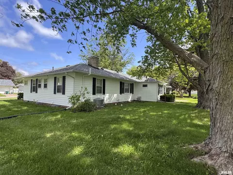 Exterior - 731 Madelyn Ave, Macomb, IL 61455 photo 2 of 3