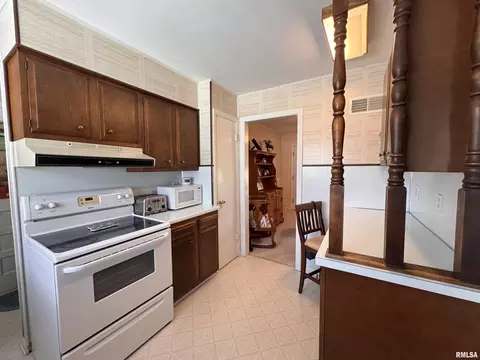 Kitchen - 731 Madelyn Ave, Macomb, IL 61455 photo 3 of 5