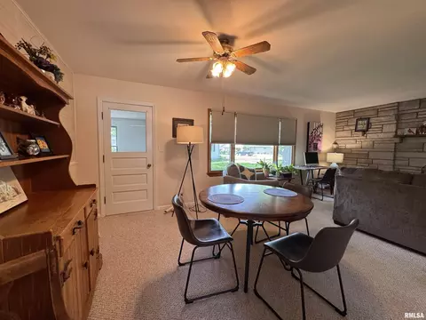 Dining - 731 Madelyn Ave, Macomb, IL 61455 photo 2 of 2