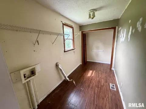 Other - 105 E Spring St, Anna, IL 62906 photo 5 of 9