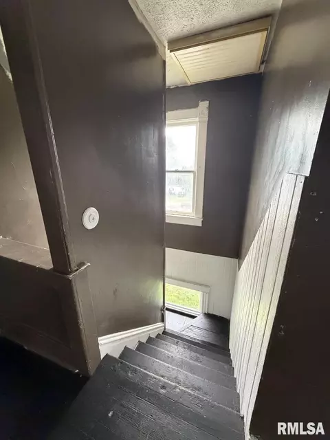 Entry Way - 105 E Spring St, Anna, IL 62906 photo 1 of 1