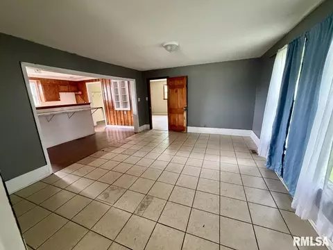 Living - 105 E Spring St, Anna, IL 62906 photo 2 of 2