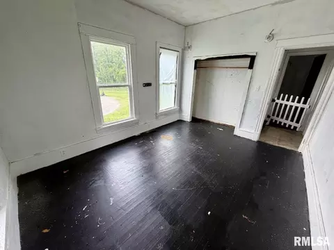Bedroom - 105 E Spring St, Anna, IL 62906 photo 3 of 7