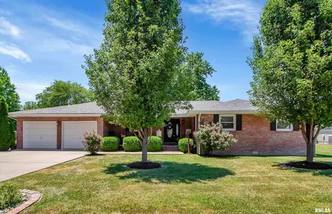 1702 N Fair St, Marion, IL 62959