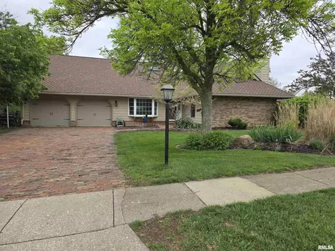 9 Chrisendale Ln, Washington, IL 61571