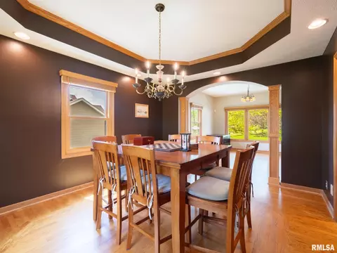 Dining - 11220 N Brooklyn Pl, Dunlap, IL 61525 photo 2 of 2