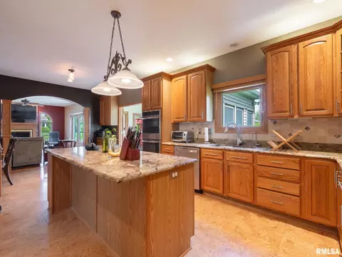 Kitchen - 11220 N Brooklyn Pl, Dunlap, IL 61525 photo 3 of 3