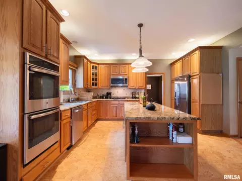 Kitchen - 11220 N Brooklyn Pl, Dunlap, IL 61525 photo 2 of 3