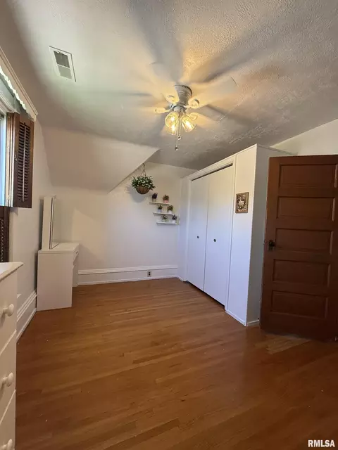 Bedroom - 703 E Polk St, Cuba, IL 61427 photo 11 of 12