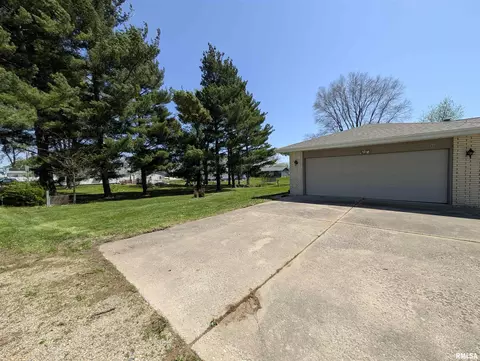 Exterior - 449 E Oak St, Washburn, IL 61570 photo 5 of 20