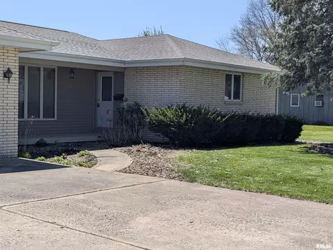 Exterior - 449 E Oak St, Washburn, IL 61570 photo 3 of 20