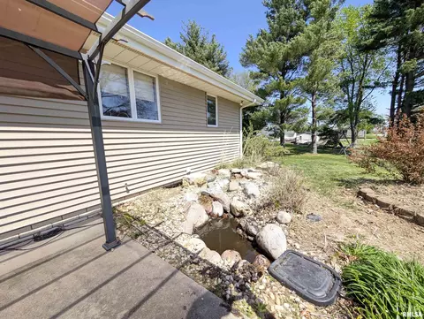 Exterior - 449 E Oak St, Washburn, IL 61570 photo 14 of 20