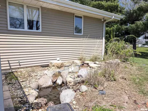 Exterior - 449 E Oak St, Washburn, IL 61570 photo 15 of 20