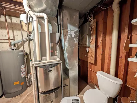 Bath - 449 E Oak St, Washburn, IL 61570 photo 8 of 8