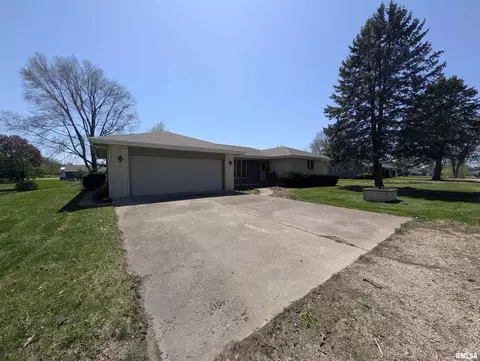 Exterior - 449 E Oak St, Washburn, IL 61570 photo 2 of 20