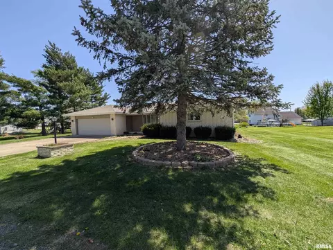 Exterior - 449 E Oak St, Washburn, IL 61570 photo 7 of 20