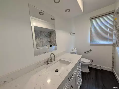 Bath - 449 E Oak St, Washburn, IL 61570 photo 4 of 8