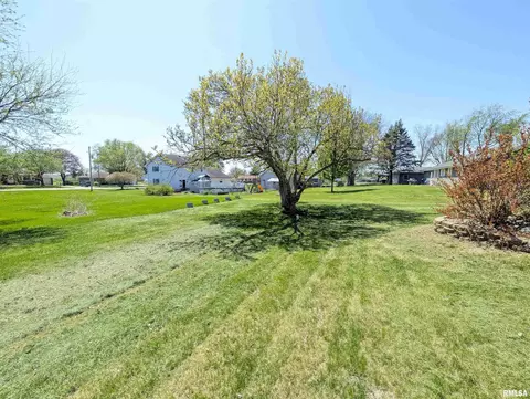 Exterior - 449 E Oak St, Washburn, IL 61570 photo 13 of 20