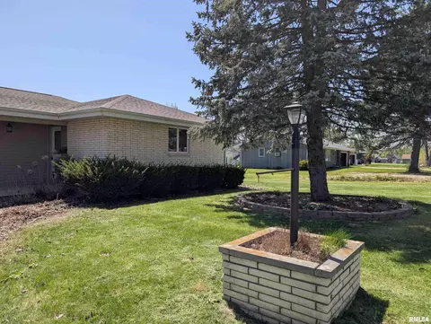 Exterior - 449 E Oak St, Washburn, IL 61570 photo 8 of 20