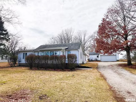 1010 S Main St, Eureka, IL 61530 photo 2