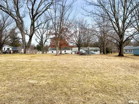 1010 S Main St, Eureka, IL 61530 photo 3