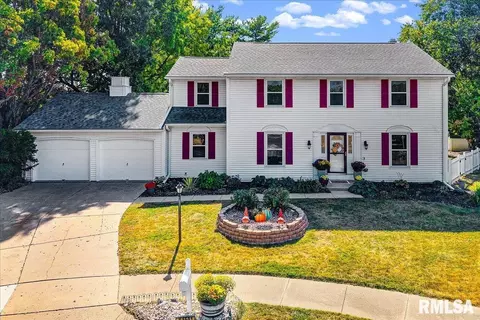 5501 N Holly Hedges Ct, Peoria, IL 61614