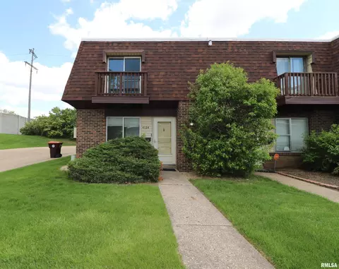 4124 N Westport Ct, Peoria, IL 61615