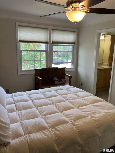 Bedroom - 65 Carriage Hl, Macomb, IL 61455 photo 2 of 6