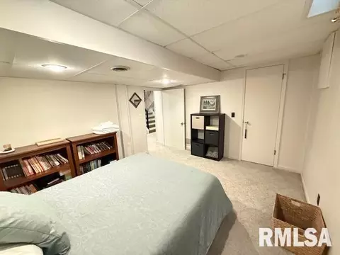 Bedroom - 65 Carriage Hl, Macomb, IL 61455 photo 6 of 6