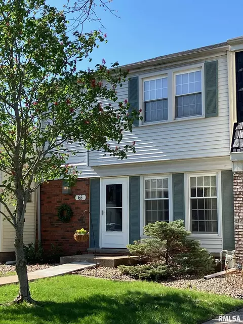 65 Carriage Hl, Macomb, IL 61455