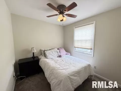Bedroom - 65 Carriage Hl, Macomb, IL 61455 photo 3 of 6