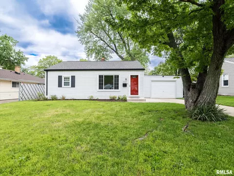 2909 N Victoria Ave, Peoria, IL 61604