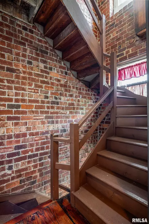 Entry Way - 421 E Webster St, Benton, IL 62812 photo 1 of 1