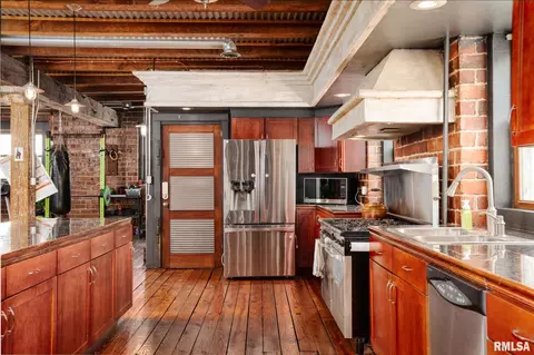 Kitchen - 421 E Webster St, Benton, IL 62812 photo 4 of 8