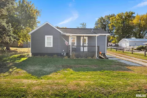 406 W Peoria St, Elmwood, IL 61529