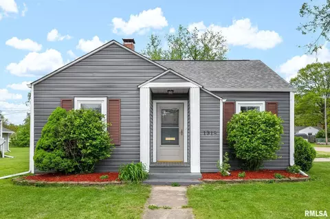 1318 N Hoyt St, Chillicothe, IL 61523