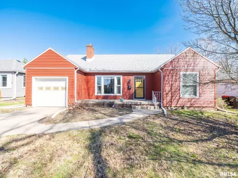 3120 N Linnhill Ct, Peoria, IL 61604