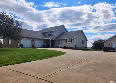 1148 Diebel Rd, Washington, IL 61571
