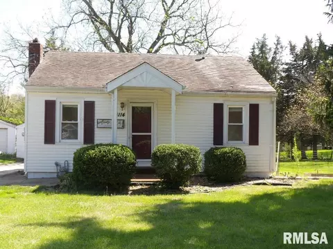 3114 W Greenwood Pl, Peoria, IL 61615