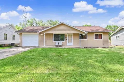 5133 N Montclair Ave, Peoria Heights, IL 61616