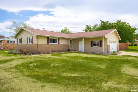 320 W Michigan Ave, Metamora, IL 61548