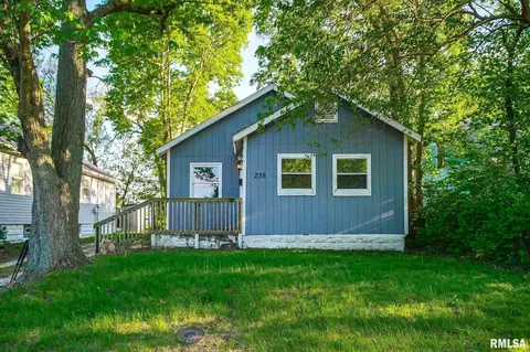 238 Cooper St, Pekin, IL 61554