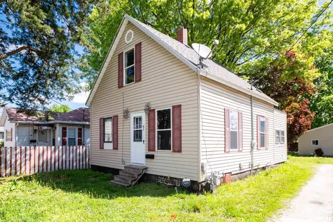 41 N 6th Ave, Canton, IL 61520