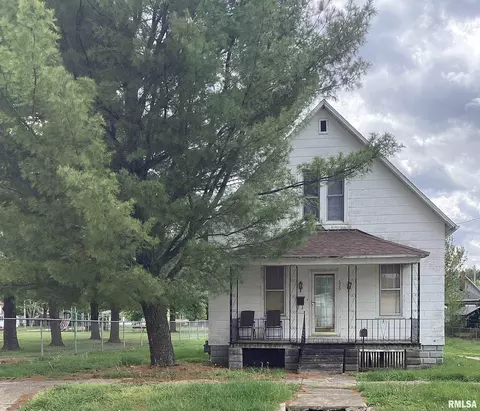620 E Walnut St, Canton, IL 61520