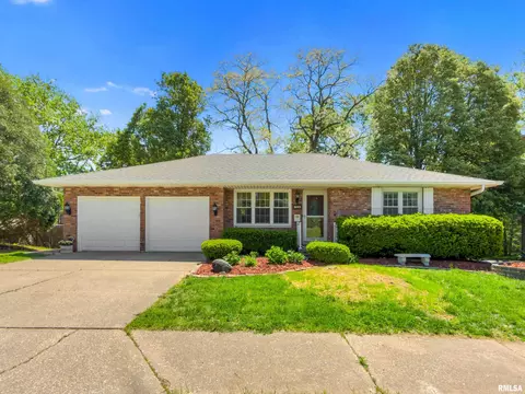 7214 N Whippoorwill Ln, Peoria, IL 61614
