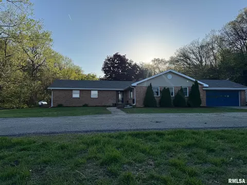 1928 N State Route 100 Hwy, Astoria, IL 61501