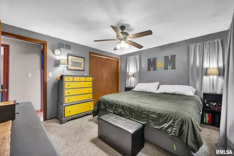Bedroom - 2129 Marigold Dr, Pekin, IL 61554 photo 1 of 3