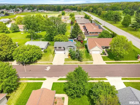 View/Area - 2129 Marigold Dr, Pekin, IL 61554 photo 1 of 3
