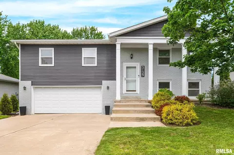 2129 Marigold Dr, Pekin, IL 61554